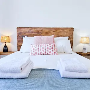 Dona Marqueza - Wifi, Ac, & Centro Carvoeiro 350m Apartment